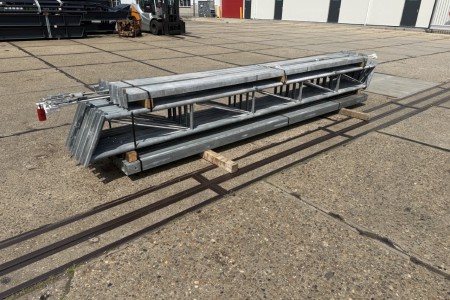 8.00 x 16.00m (128m²)